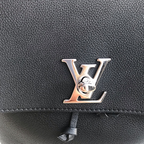 💯 Auth Louis Vuitton Lockme black calfskin backpack - Picture 3 of 14